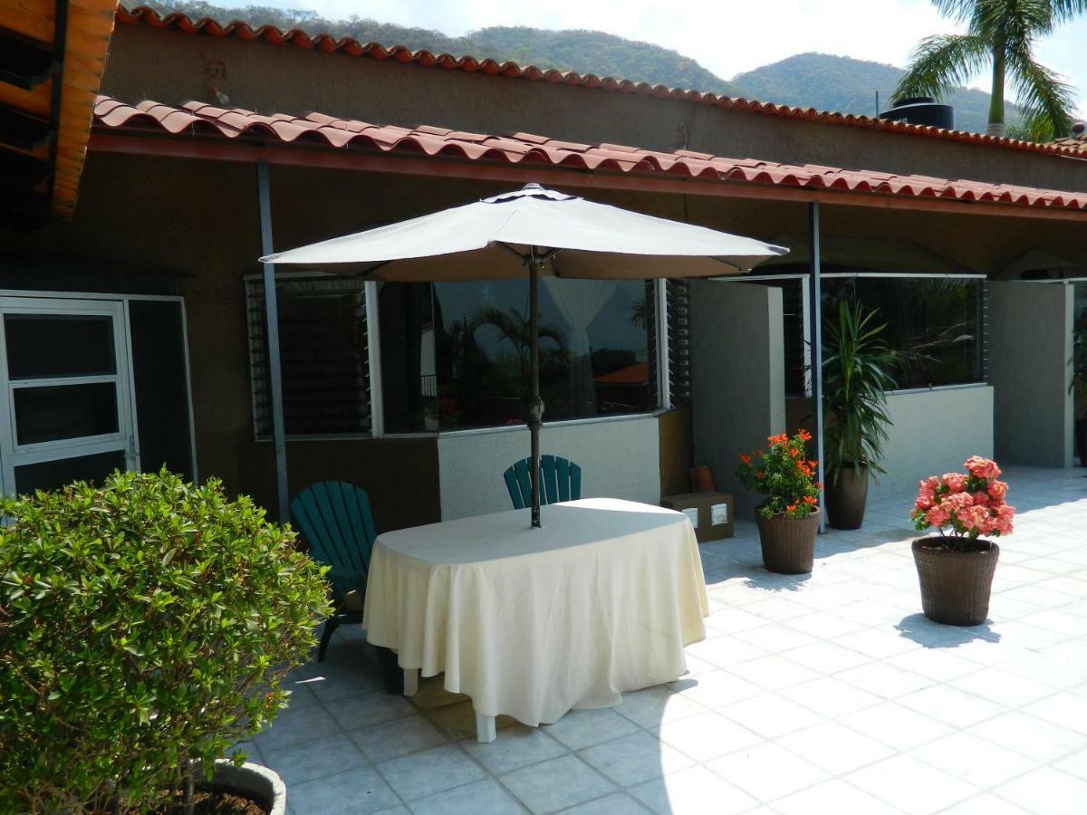 Casa De La Abuela Bed & Breakfast Ajijic Exterior photo