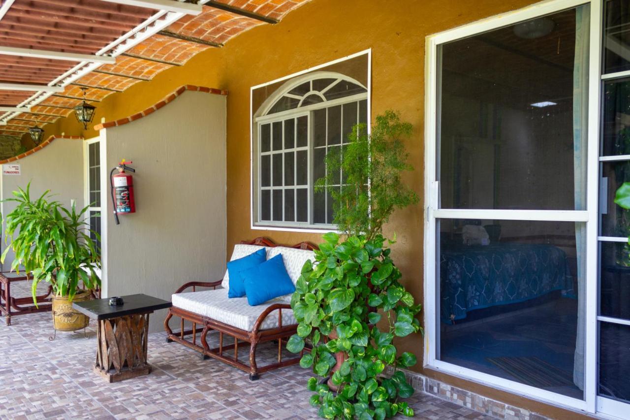 Casa De La Abuela Bed & Breakfast Ajijic Exterior photo